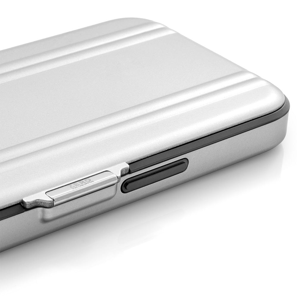 Accessories | Hybrid Shockproof Flip Case for iPhone 16e/iPhone 17e（6.1inch: 1レンズ）81718