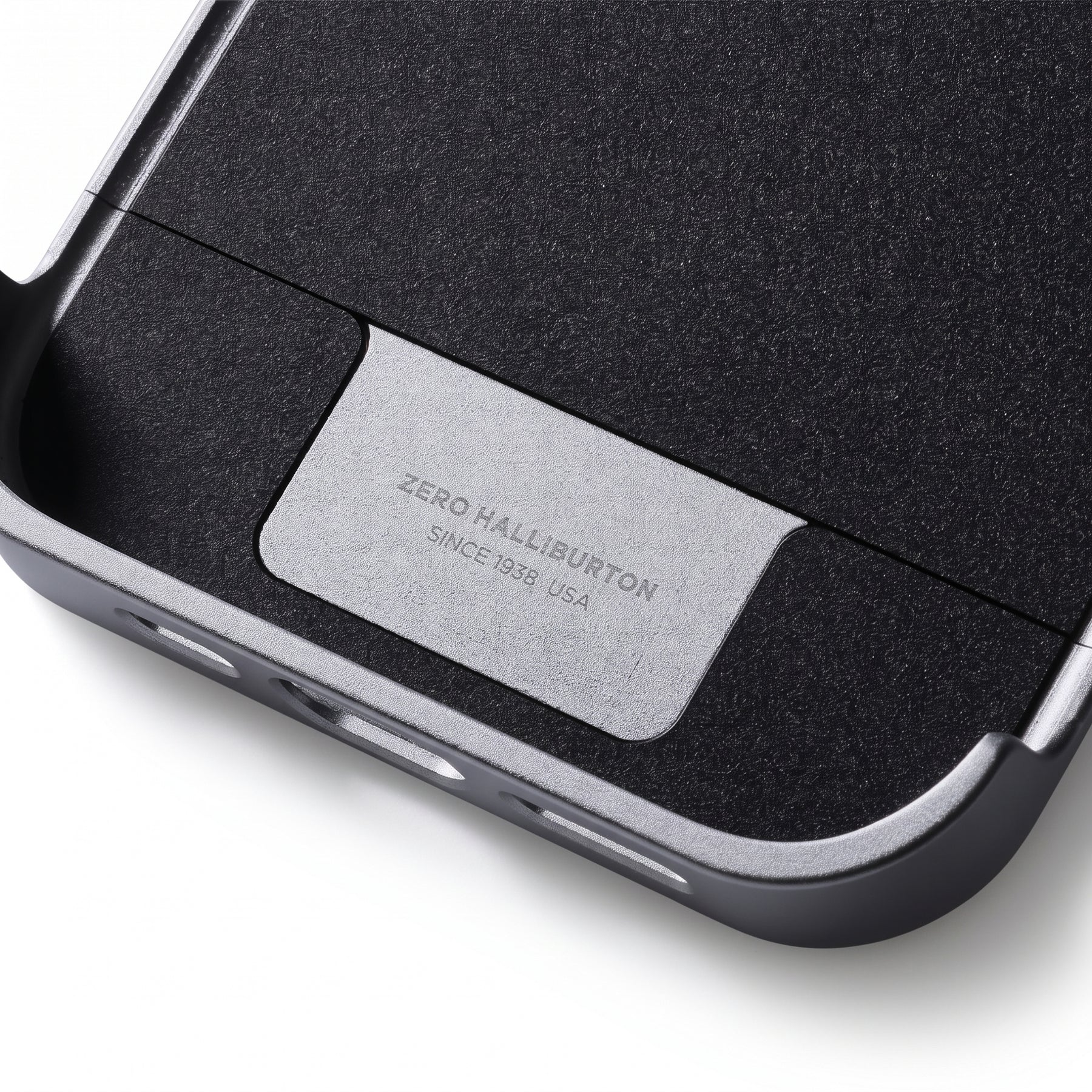 Accessories | Heritage Line Case for iPhone 18 Pro/17 Pro Limited Edition（6.3inch: 3レンズ）81716