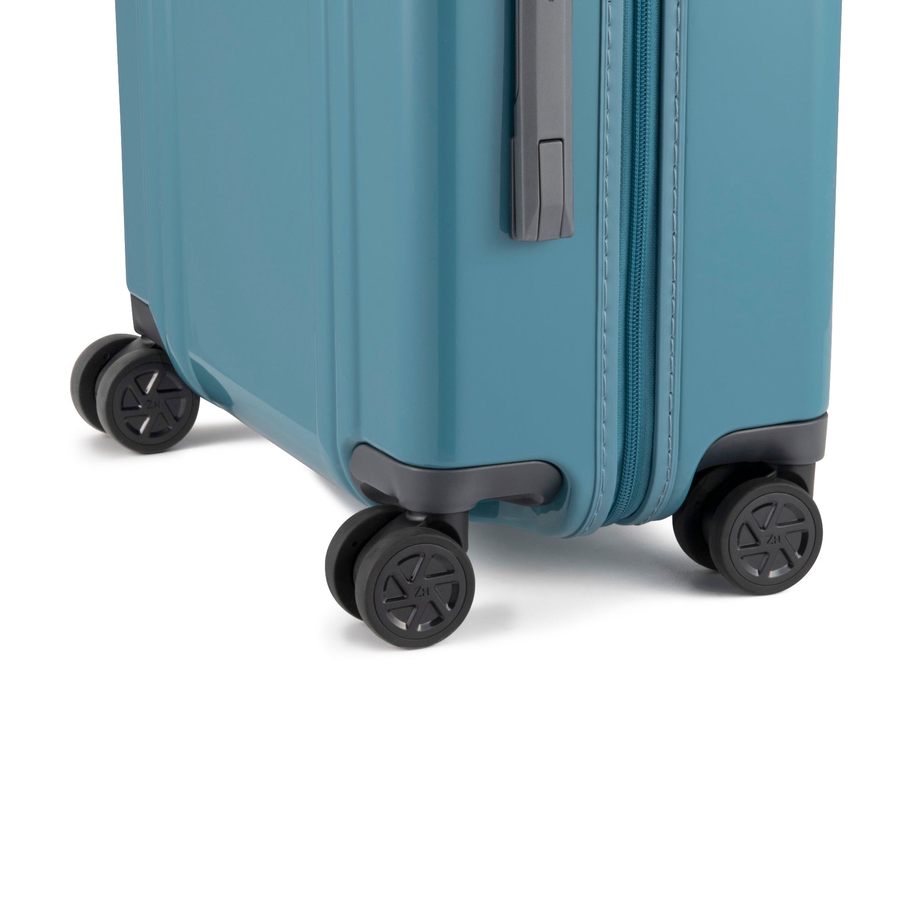 Classic Lightweight 4.0 KM Edition | Carry-On Travel Case 32L 81368