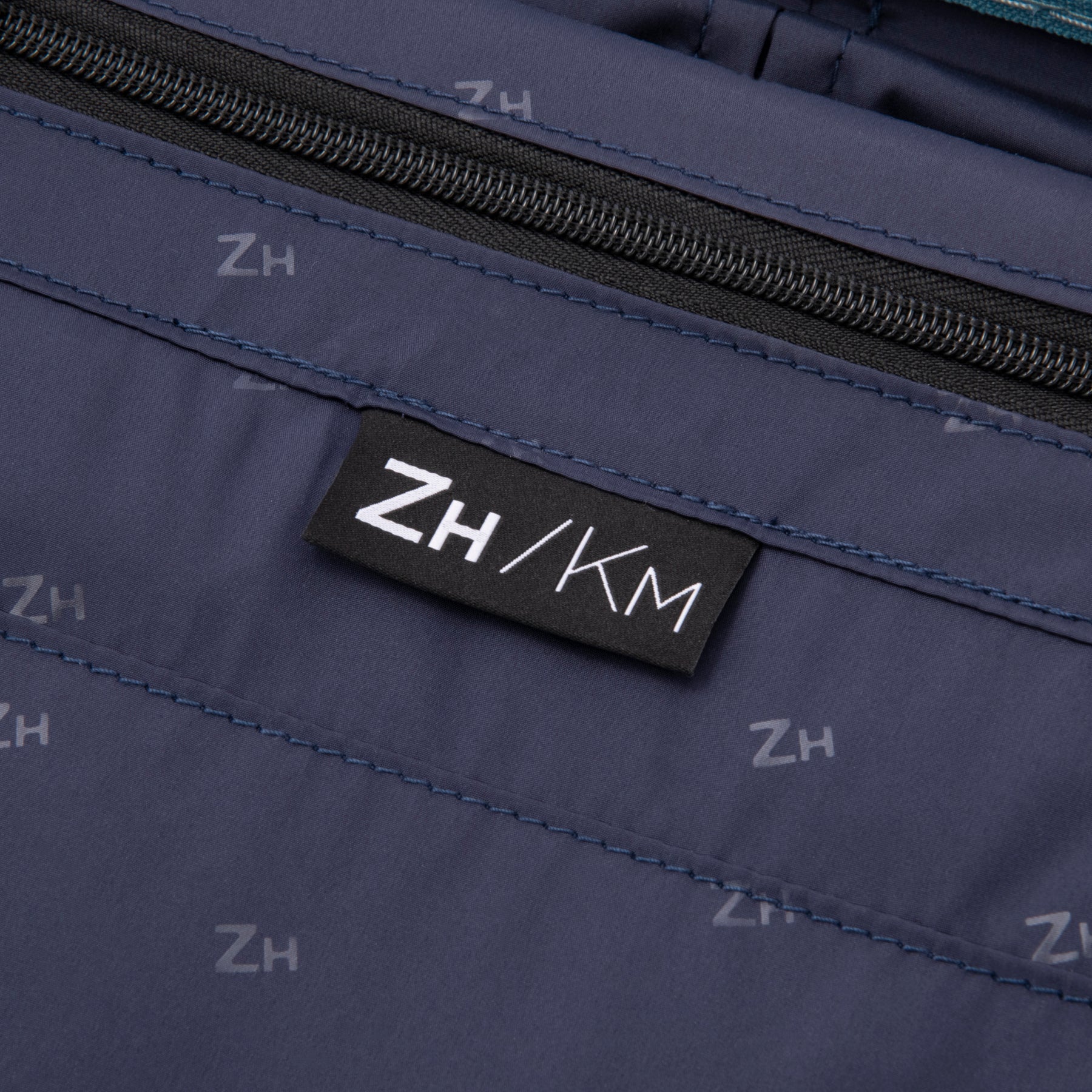 Classic Lightweight 4.0 KM Edition | Carry-On Travel Case 32L 81368