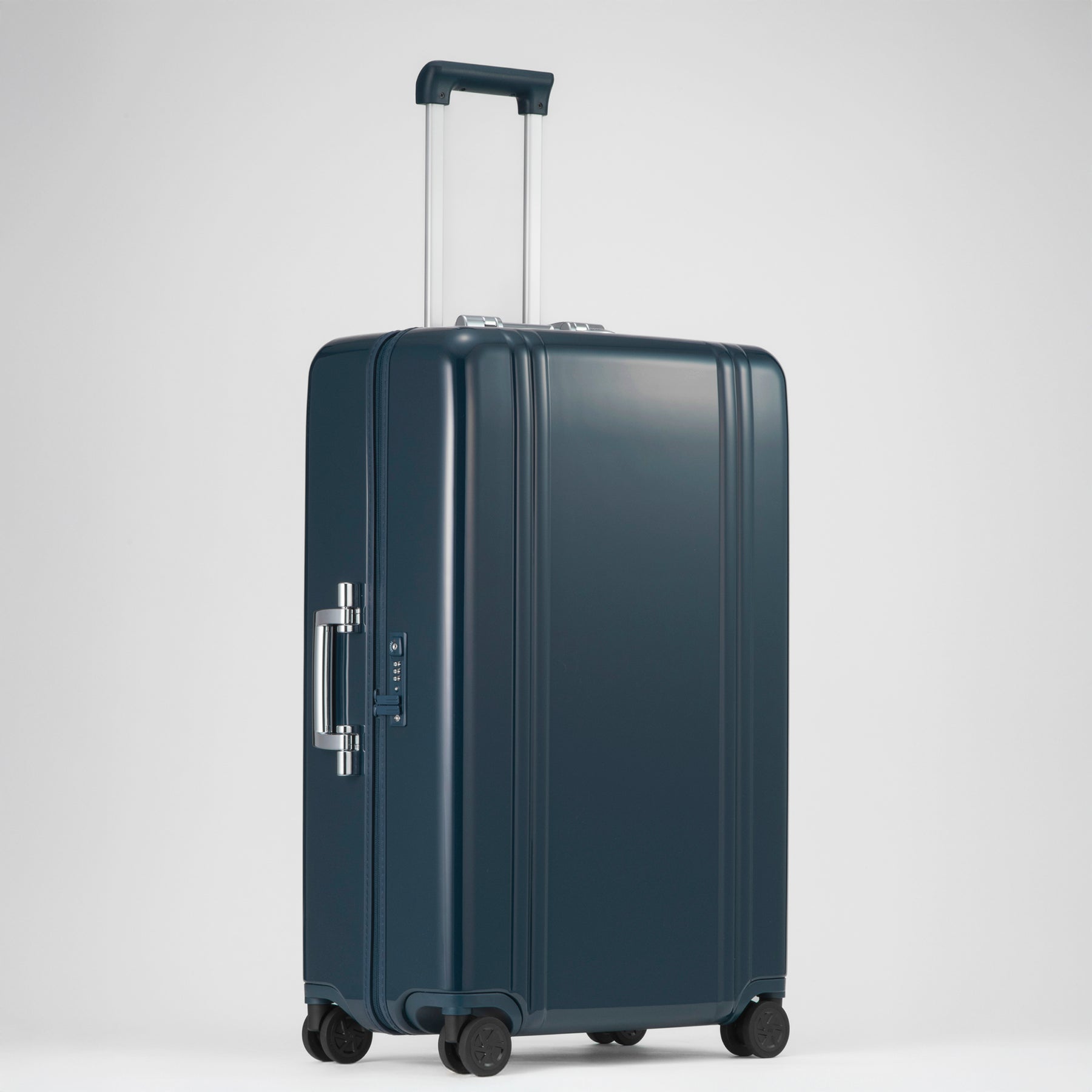 Classic Lightweight 3.0 D | Check-In-L Travel Case 82L 81564