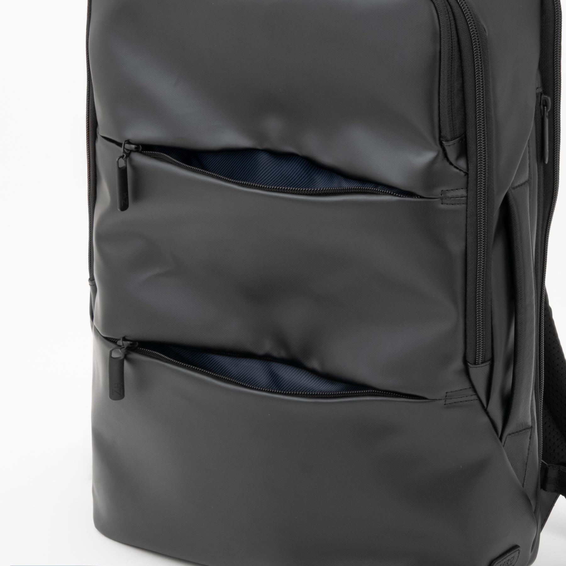 Z PACK d | type-C Laminated Medium Backpack B4/15.6" PC 81682