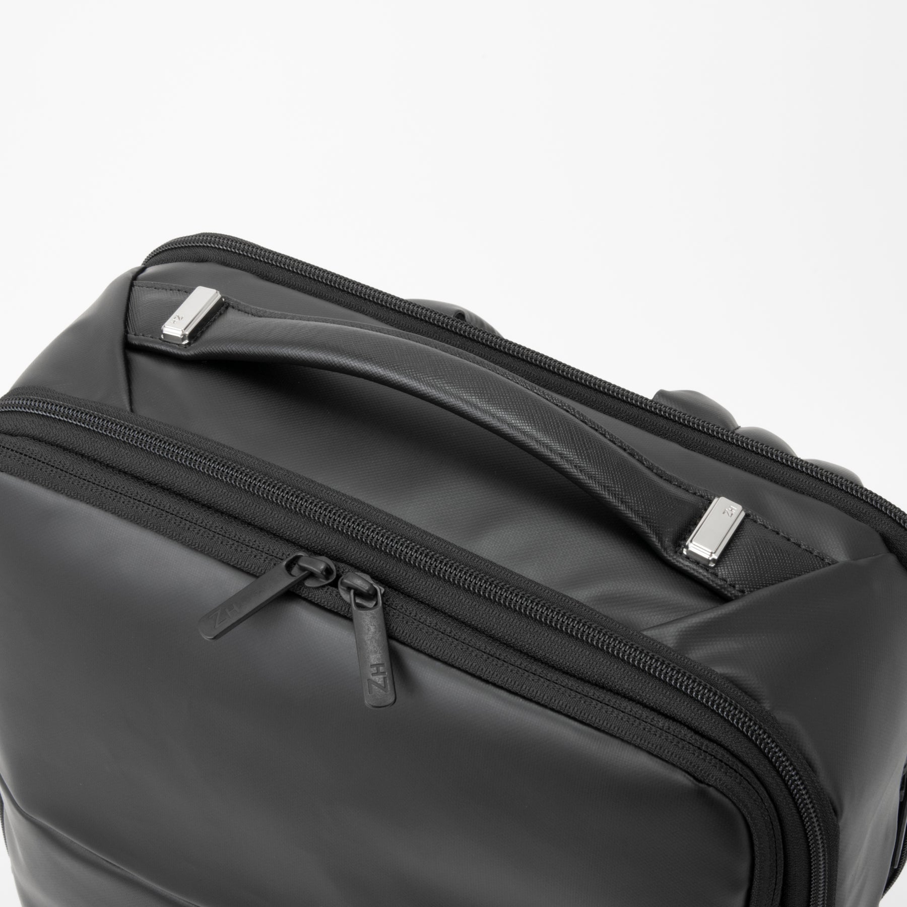 Z PACK d | type-C Laminated Medium Backpack B4/15.6" PC 81682