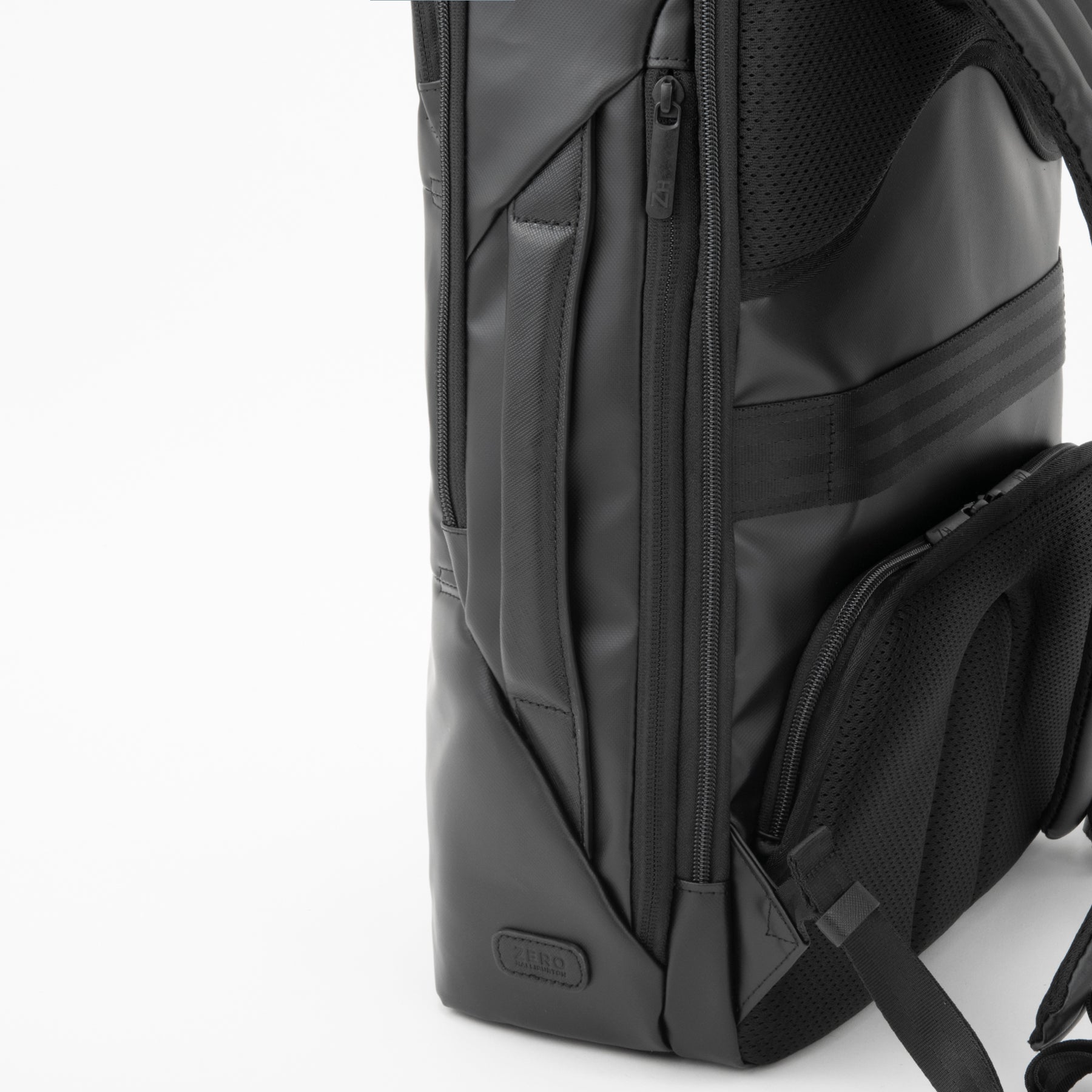 Z PACK d | type-C Laminated Medium Backpack B4/15.6" PC 81682