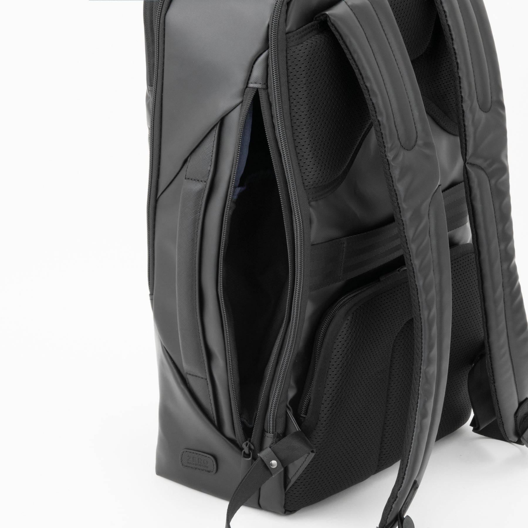 Z PACK d | type-C Laminated Large Backpack B4/15.6" PC 81683