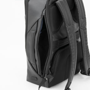 Z PACK d | type-C Laminated Large Backpack B4/15.6" PC 81683