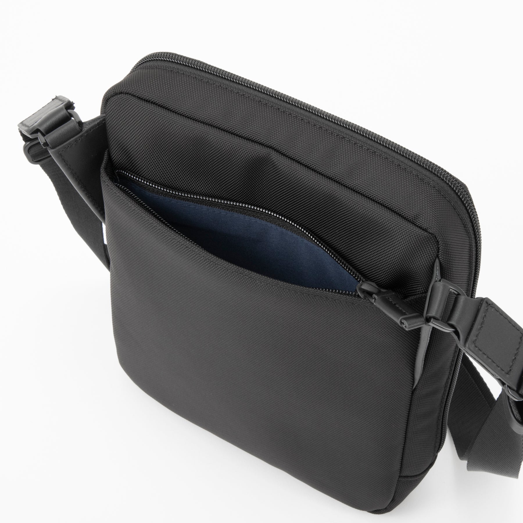 ZEST2 d | Horizontal Shoulder Bag S 81701