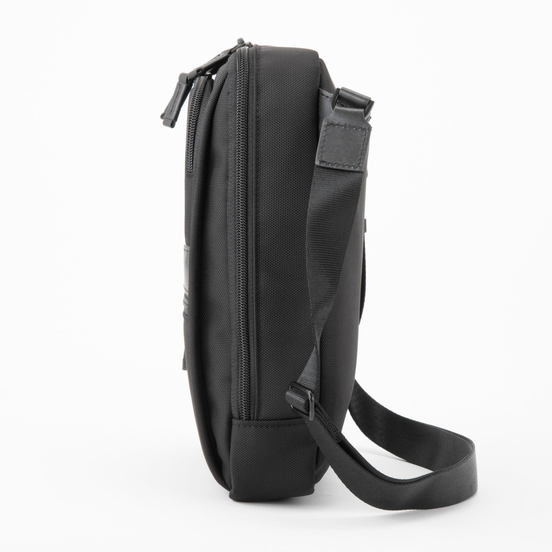 ZEST2 d | Horizontal Shoulder Bag M 81702