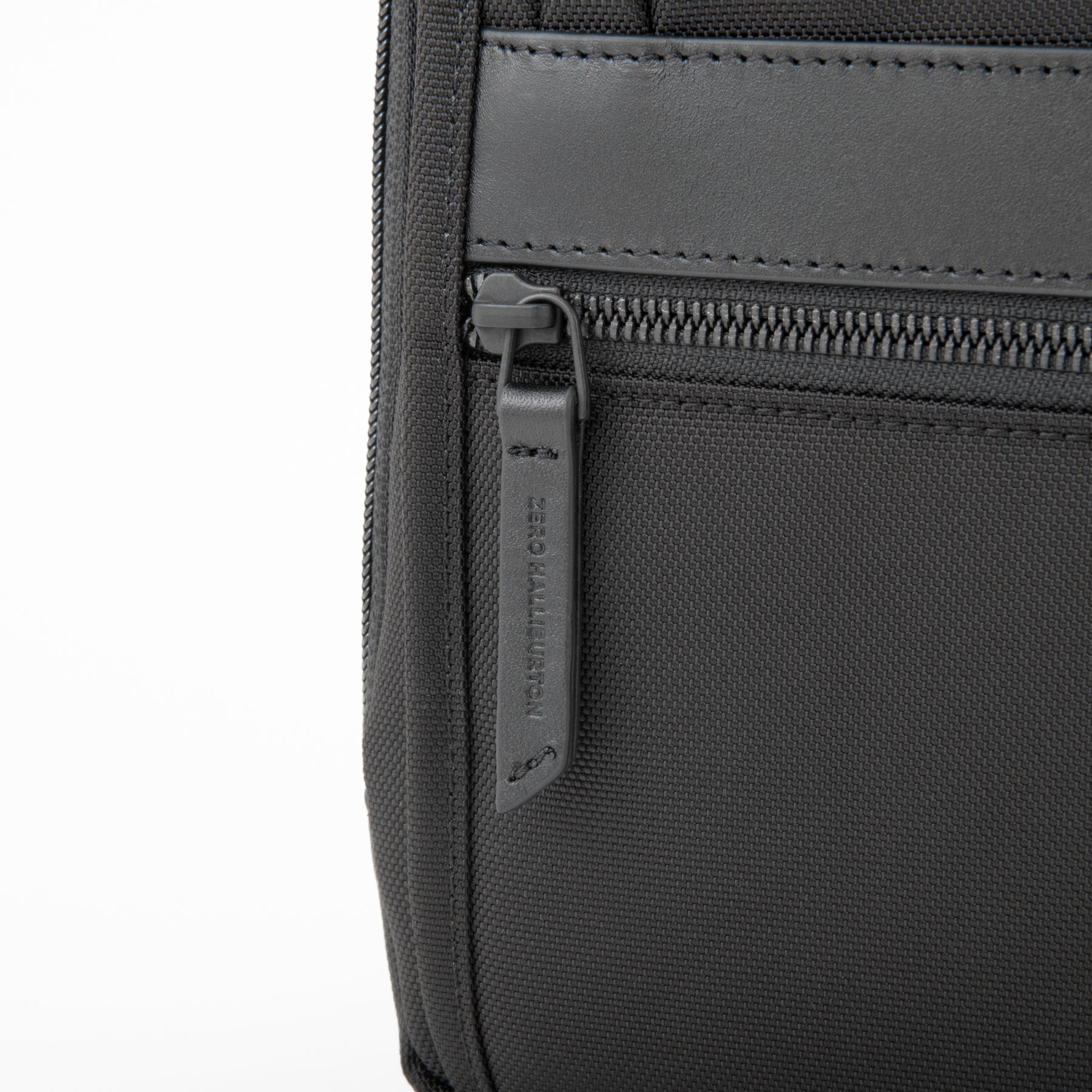 ZEST2 d | Horizontal Shoulder Bag M 81702