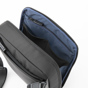 ZEST2 d | Horizontal Shoulder Bag M 81702
