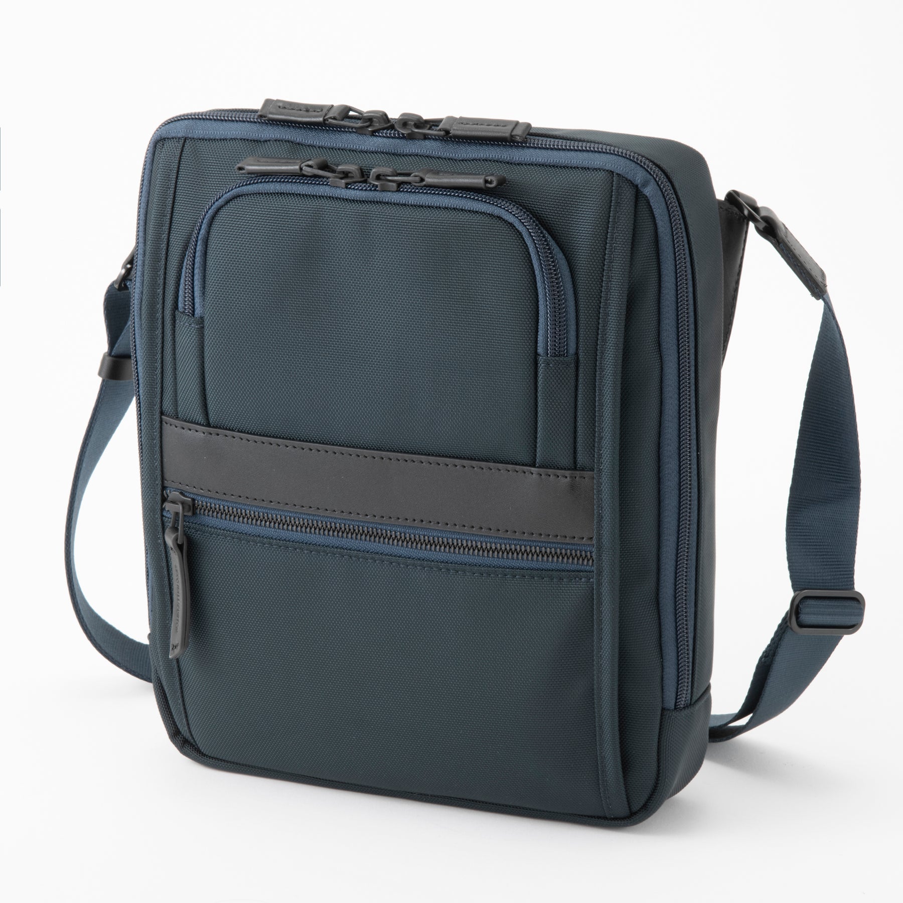 ZEST2 d | Horizontal Shoulder Bag M 81702