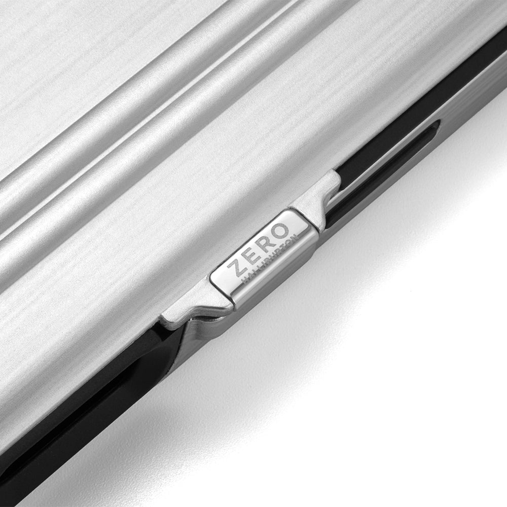 Accessories | Hybrid Shockproof Flip Case for iPhone 17 (6.3inch: 2レンズ) 81712
