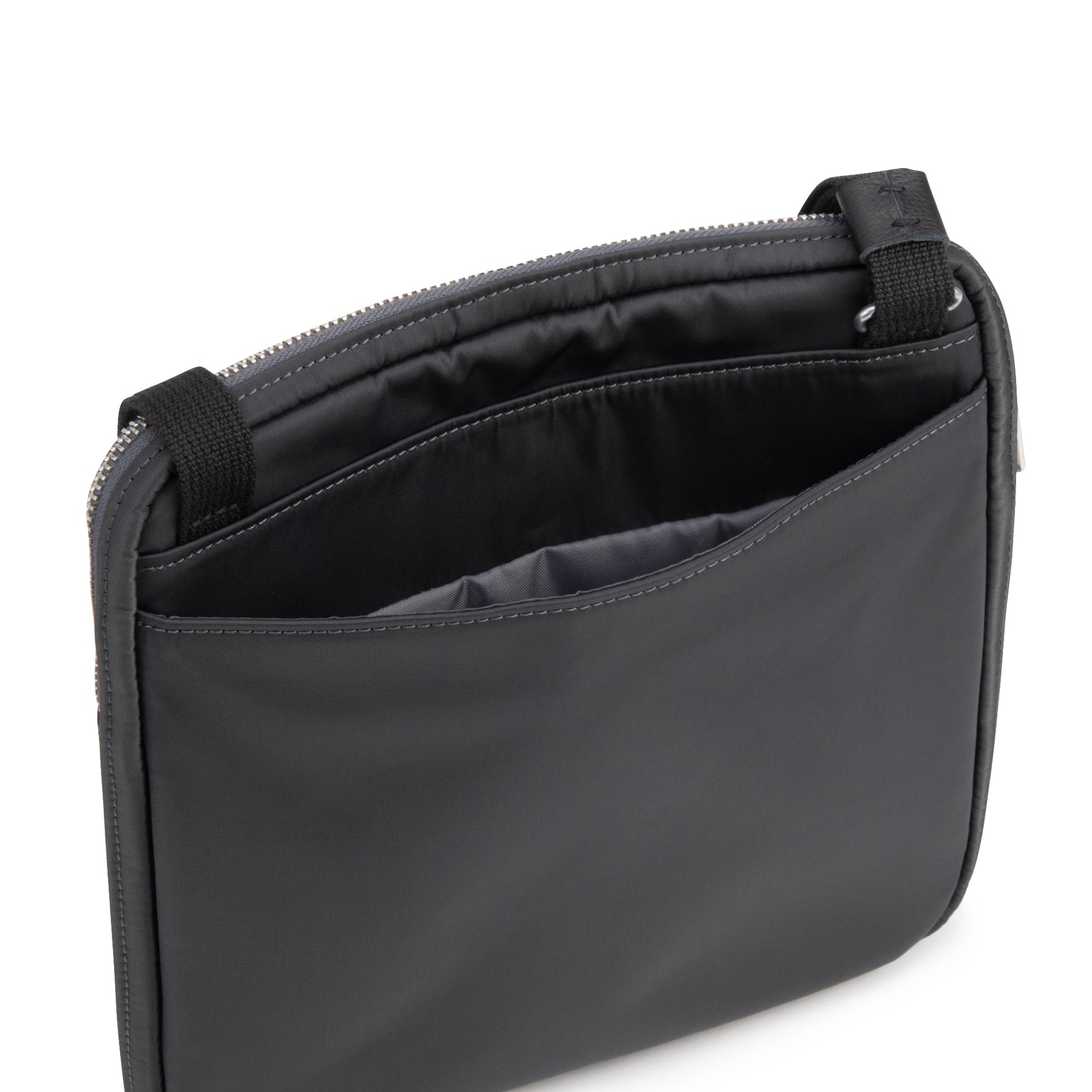 UE Collection | Round-Zip Slim Square Shoudler 81752