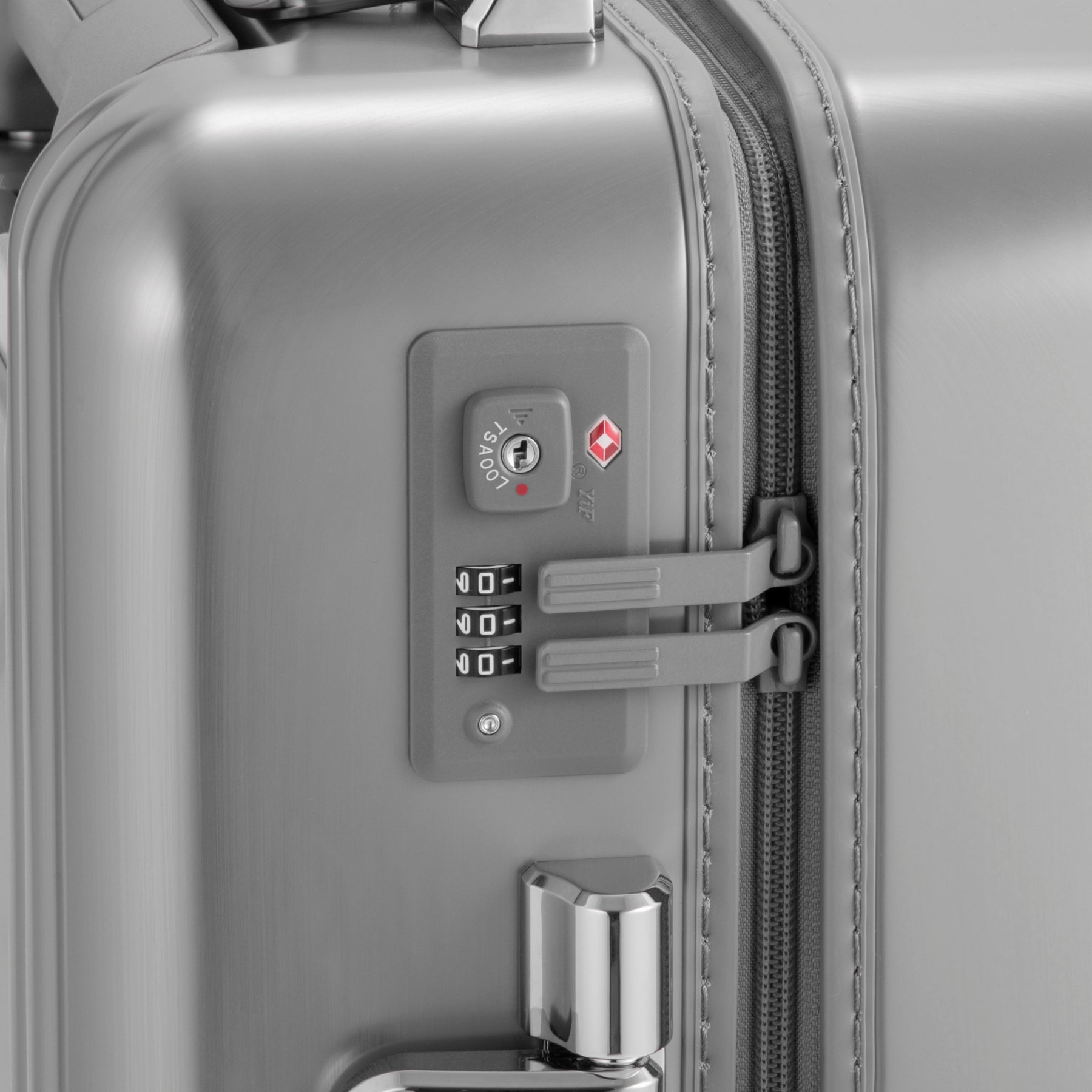 Classic Lightweight 5.0 Metallic |  Carry-On Travel Case 34L | 81862