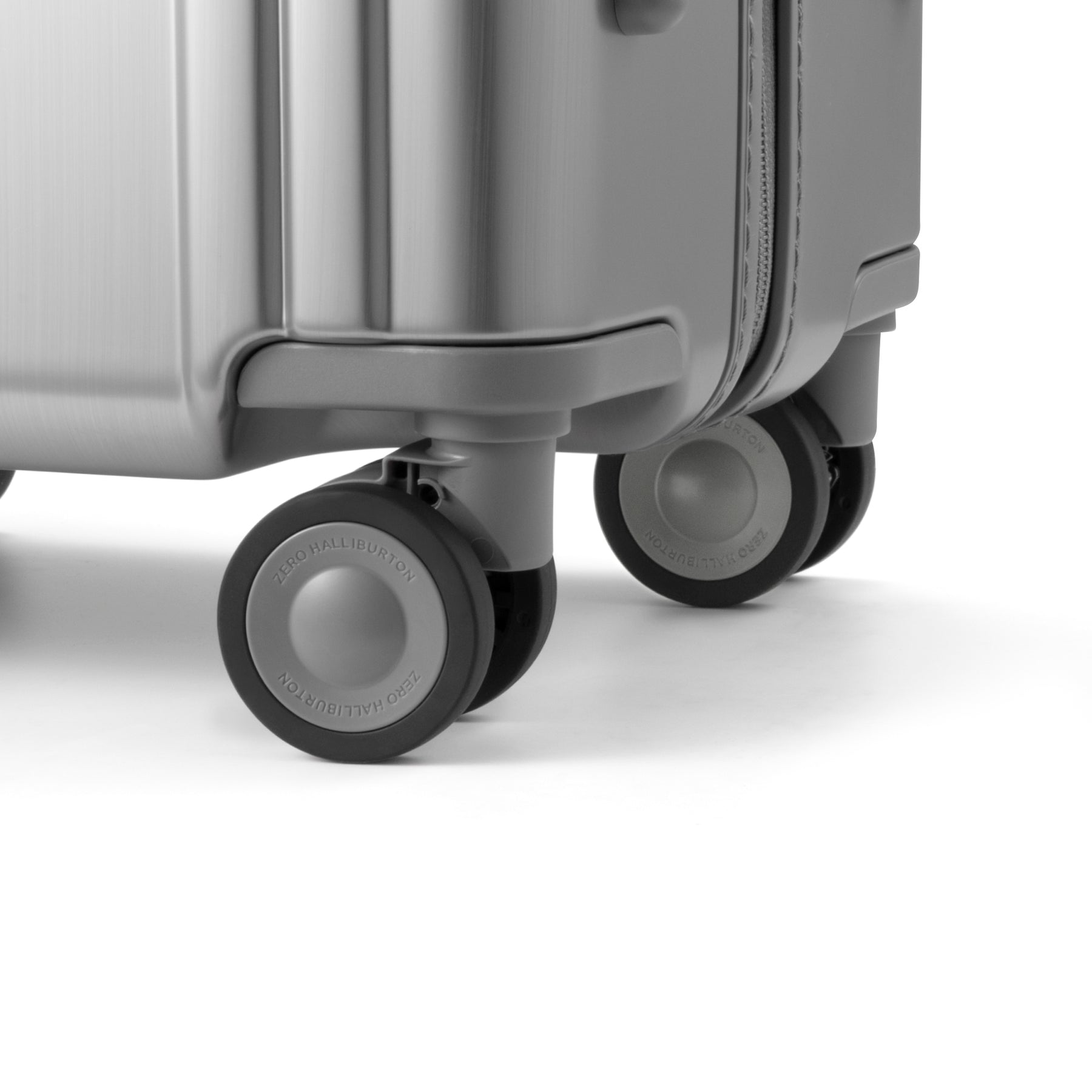 Classic Lightweight 5.0 Metallic |  Carry-On Travel Case 34L | 81862